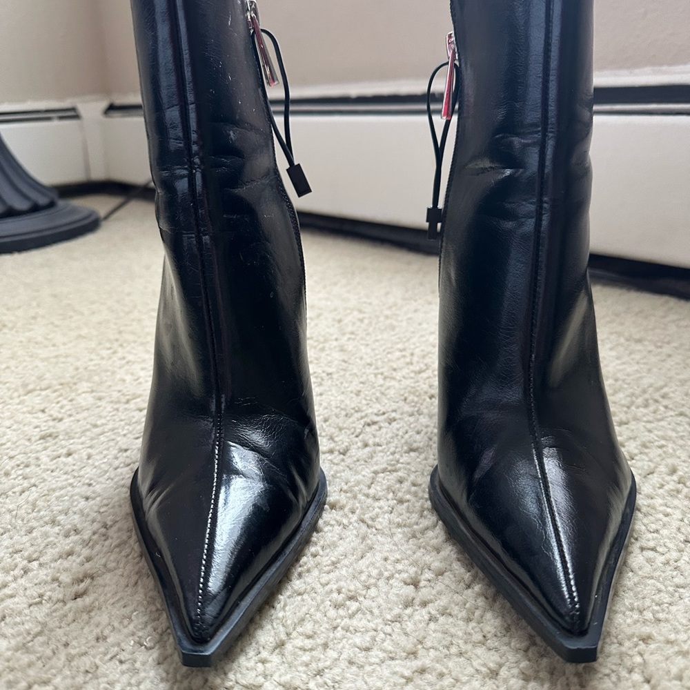 ZARA BOOTS 
PERFECT CONDITION BLACK THE HEEL HAS SOME SMALL SHINY STONES